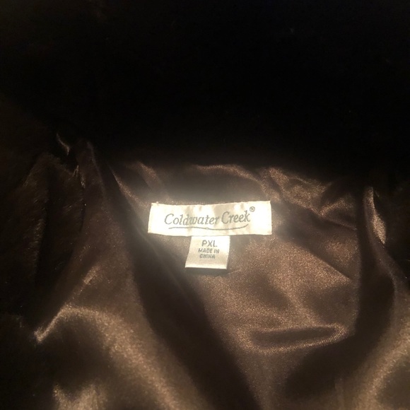 Faux fur coat - Picture 2 of 4